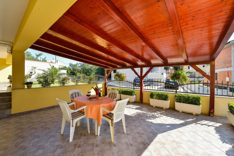Food & Drinks 5, Villa Antonio, Pakoštane