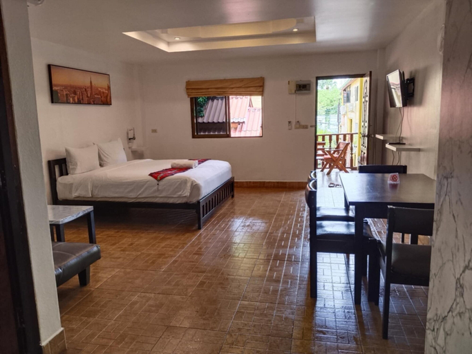 Bedroom 3, Phratamnak Inn, Pattaya