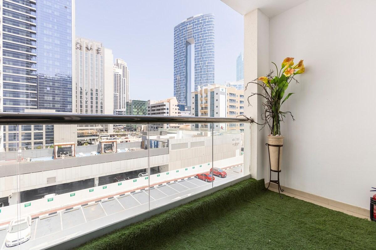 Others 4, 50% OFF Summer Offert, Nice w/ Balcony & Pool View, Dubai