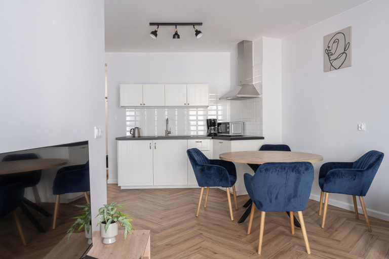 In-room dining 4, RentPlanet - Apartament Mikołaja Reja, Środa Śląska