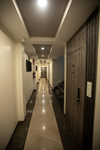 Others 5, Hotel Naaz Executive, Mumbai Suburban