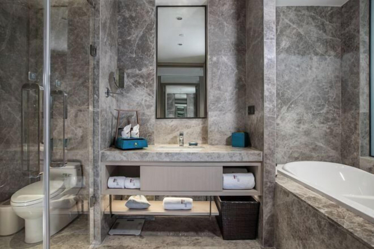 Bathroom 3, Riverside Garden Holiday Hotel, Hangzhou