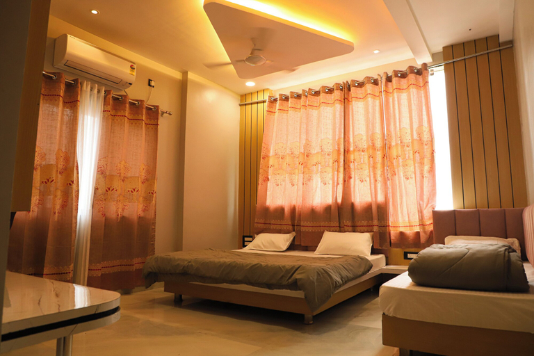 Bedroom 4, Hotel Bholenath, East Nimar