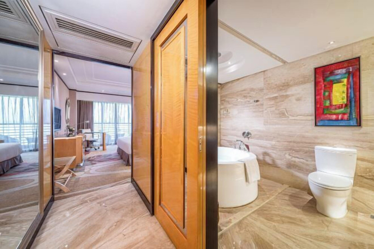 Bathroom 3, Landmark Hotel (Guangxi University), Nanning