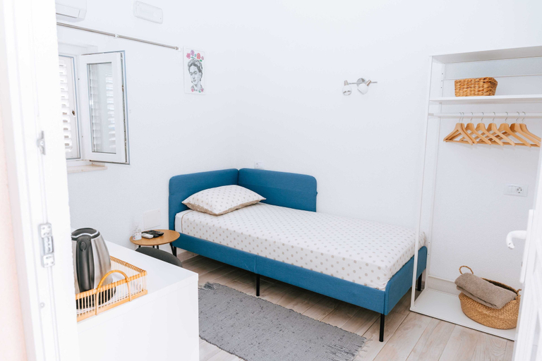Bedroom 2, Serious Job Room, Dubrovnik