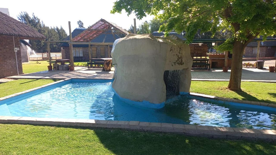 Others 5, N18 Chalets, Frances Baard
