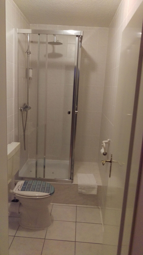 Bathroom 5, Hotel Apex, Region Hannover