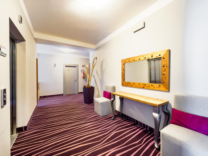 Bedroom 4, Cristallo Club, Brescia