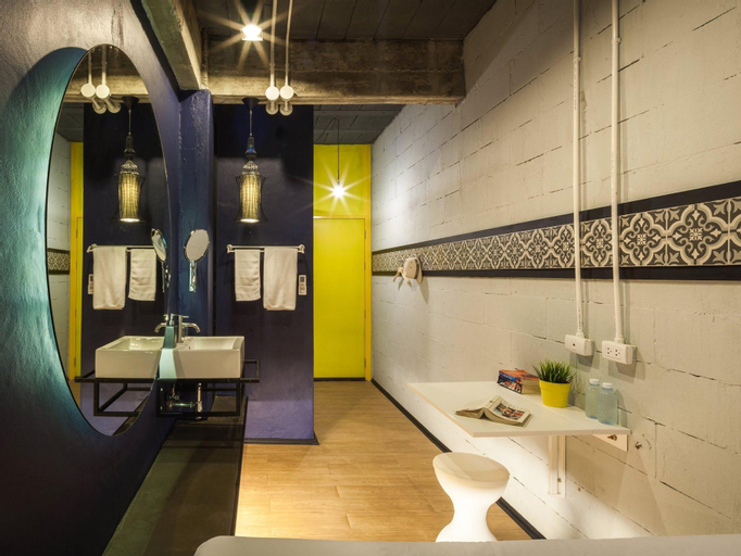 Bathroom 4