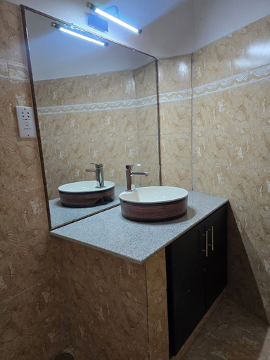 Bathroom 3, Cozy Haven Hotel, Arusha Urban