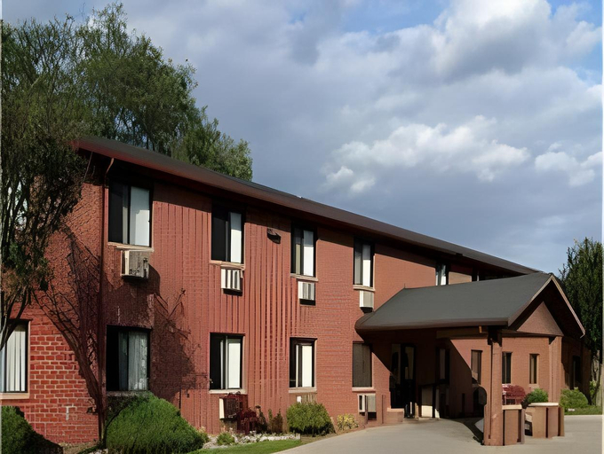 Exterior & Views 2, Western Inn, Pottawattamie