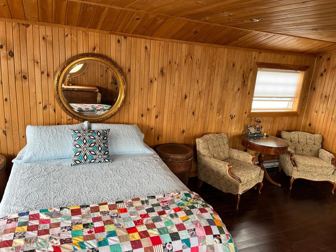Bedroom 2, SeaEscape Wharf, Division No. 1