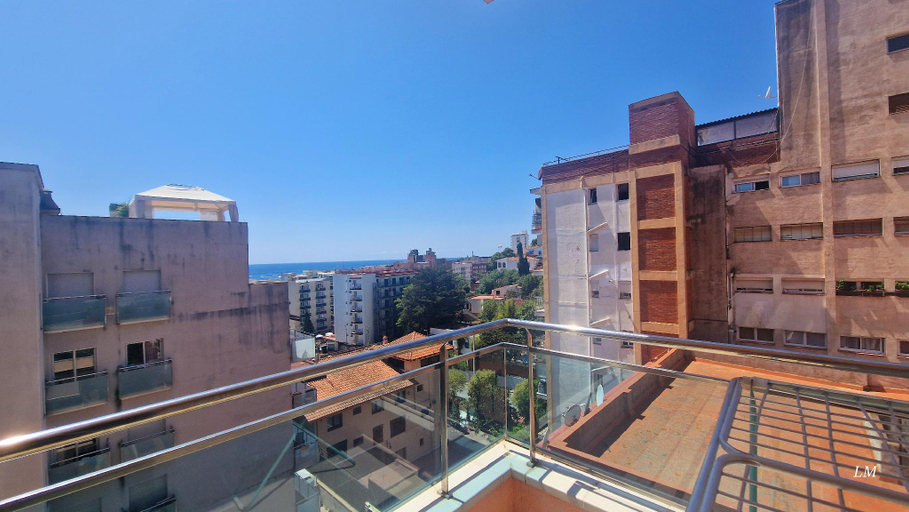Others 3, Apartment Rene Go2llolet, Girona