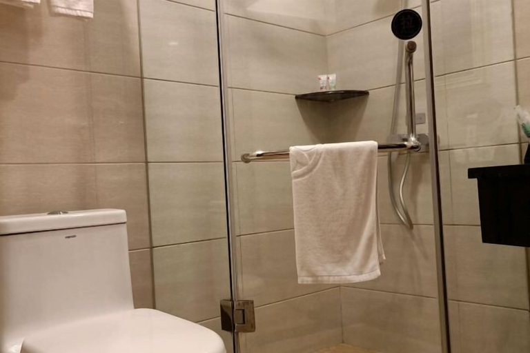 Bathroom 4, Huiquan Hotel, Zhongshan