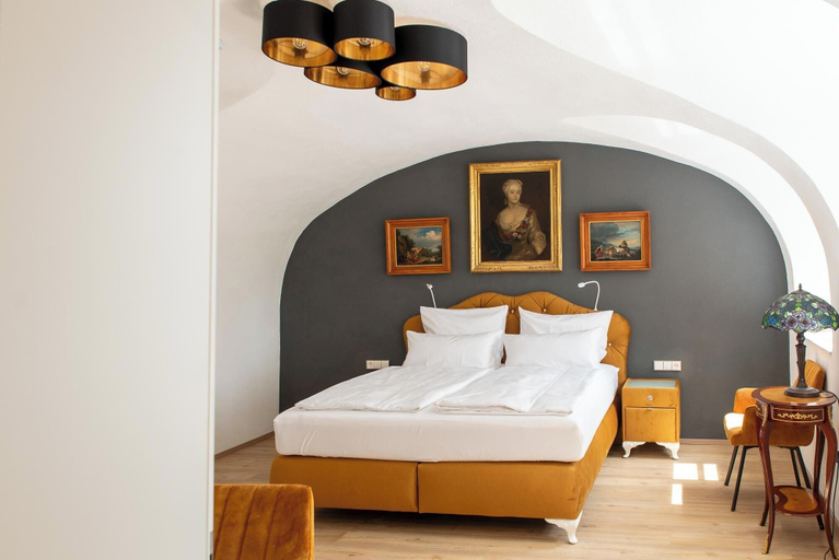 Bedroom 2, Schloss Hotel Colmdorf, Bayreuth
