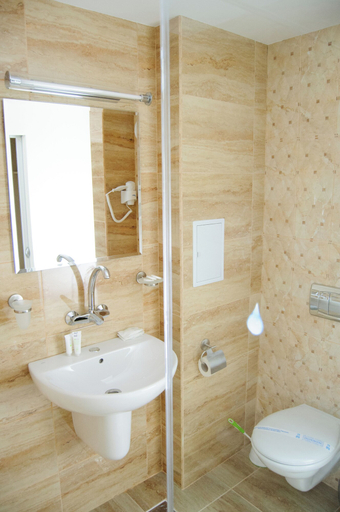 Bathroom 3, Hotel Doina, Constanta