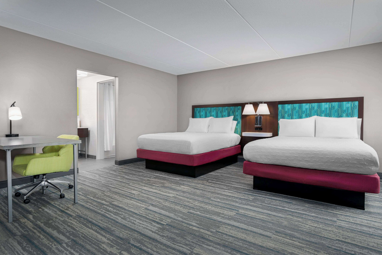 Bedroom 4, Hampton Inn & Suites ATL-Six Flags, Douglas