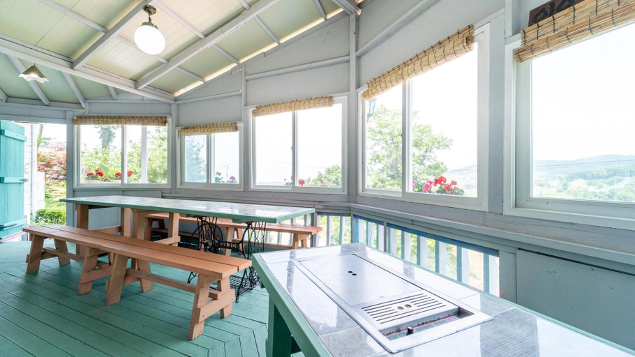 Food & Drinks, Ganghwa Aura Pension, Ganghwa
