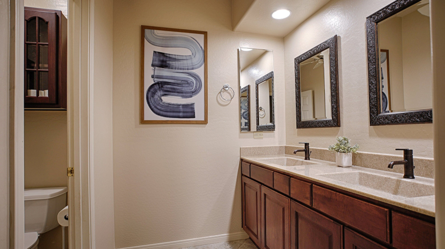 Bathroom 3, Lynx Chandler/ocotillo, Maricopa
