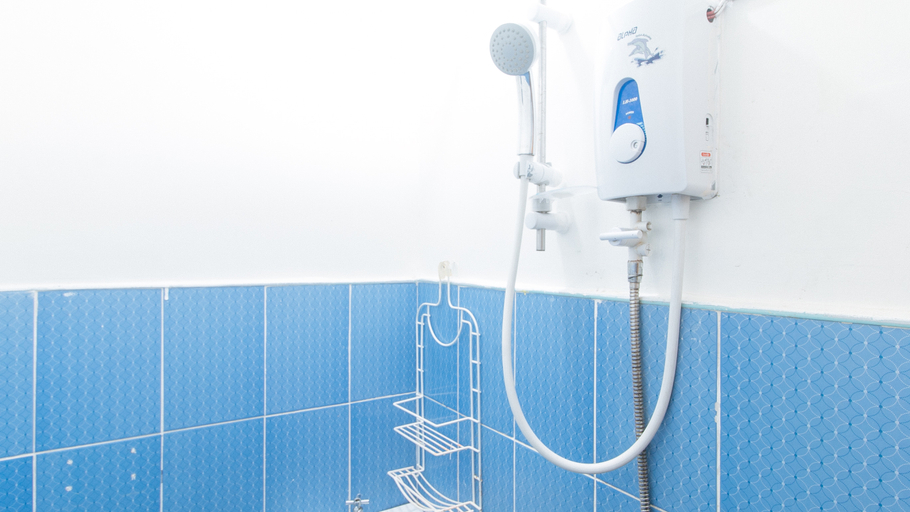 Bathroom 5, RedDoorz @ A&F C5 Pinagsama Taguig, Taguig
