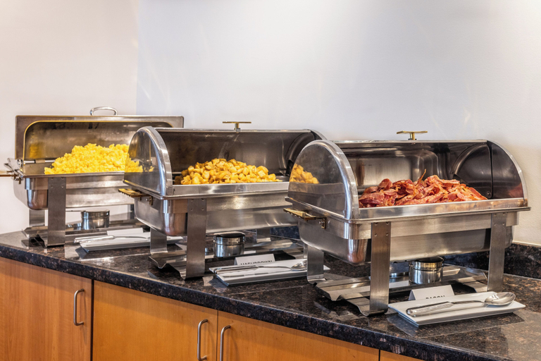 Food & Drinks 5, Atrium Hotel Vancouver, Greater Vancouver