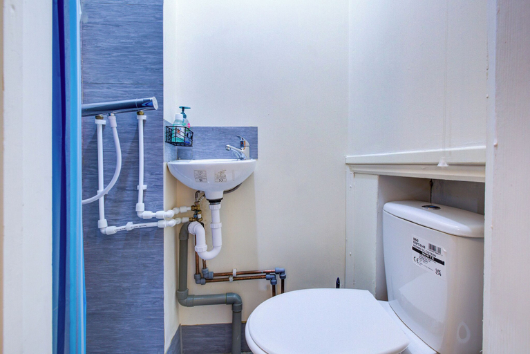 Bathroom, Single Ensuite in SW2 Close to Central London, London