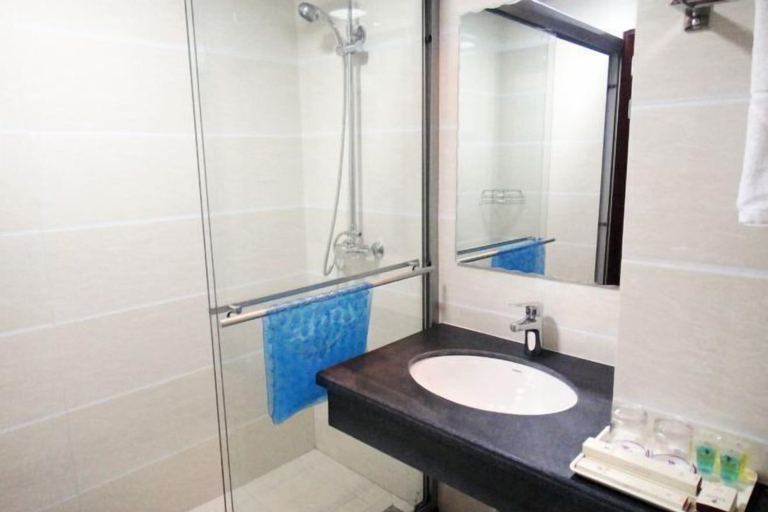 Bathroom 4, Xinyu Holiday Hotel (Huangshan Tunxi), Huangshan