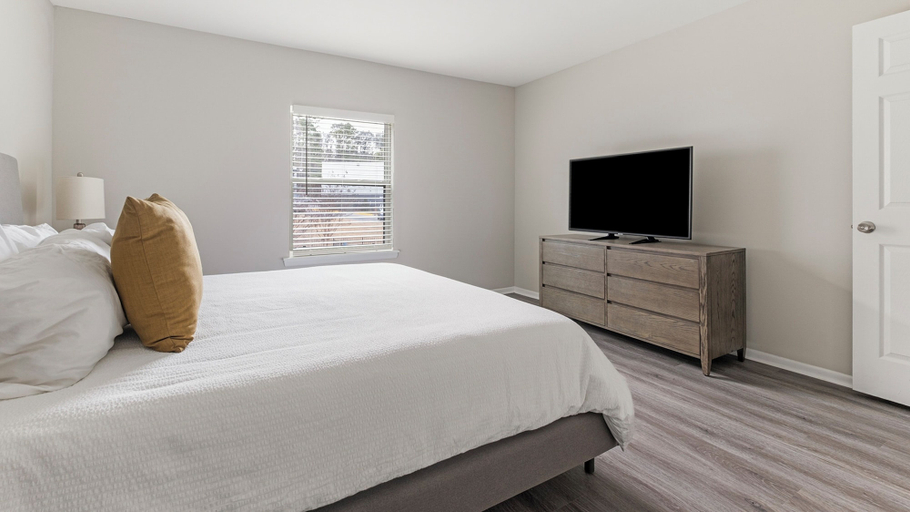 Bedroom 3, Windsor Highlands Apartments by Landing, Jefferson