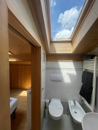 Bedroom 2, Picchio Verde - stanza privata con bagno a Pera di Fassa, Trento