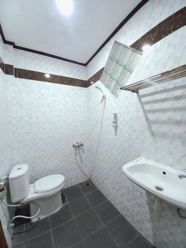 Bathroom 8