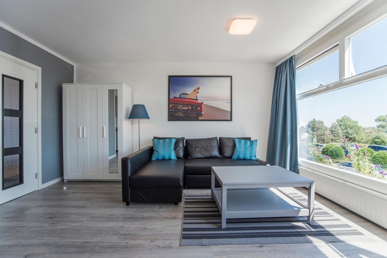 Others 4, Blue Shell With Private Parking Garage, Zandvoort