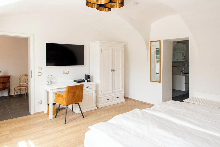 Bedroom 3, Schloss Hotel Colmdorf, Bayreuth