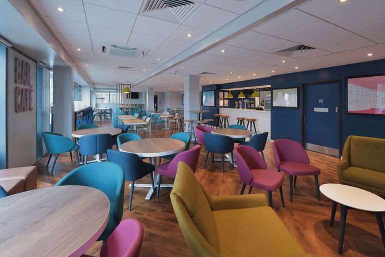 Food & Drinks 5, Travelodge Liverpool Central The Strand, Sefton