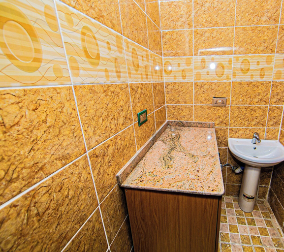 Bathroom 5, Apartment 550, AbujaMun