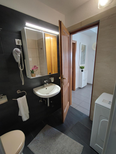 Bathroom 3, Apartments Obala, Malinska-Dubašnica