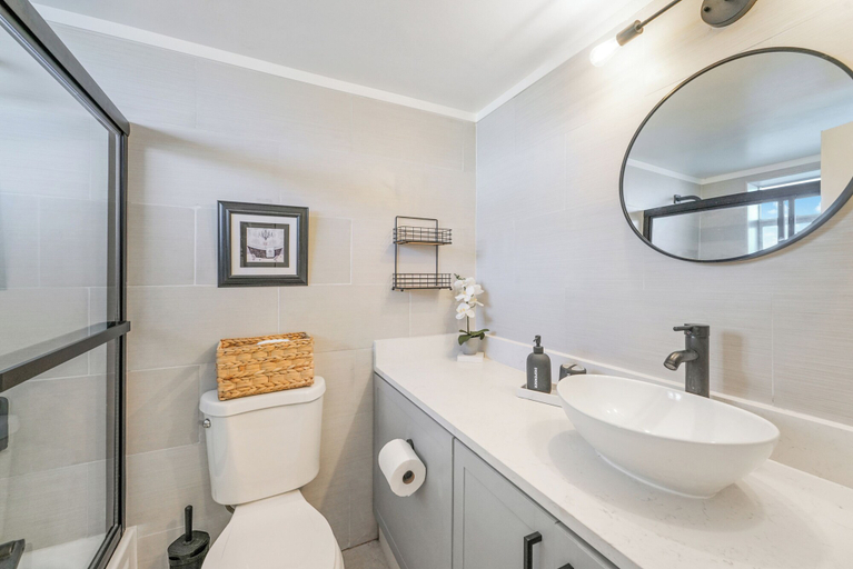 Bathroom, Stunning Studio Bay Views & Parking, Miami-Dade