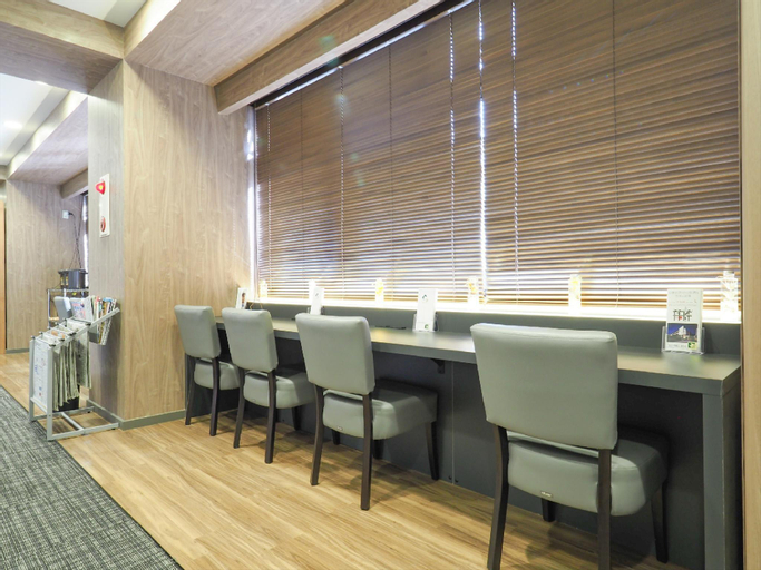 Food & Drinks 5, Leo Yu Capsule Hotel Nishi Funabashi, Funabashi