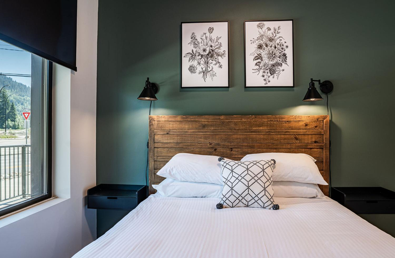 Bedroom 3, Rustic Retreat by Revelstoke Vacations, Columbia-Shuswap