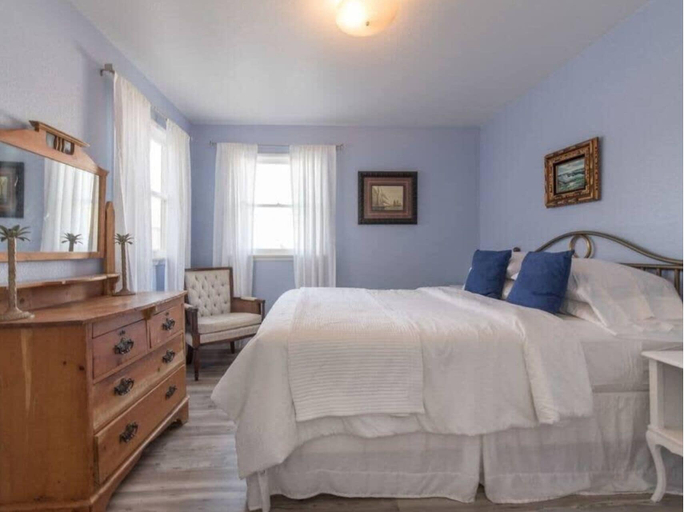 Bedroom 1, Ventura Beach 1, Ventura
