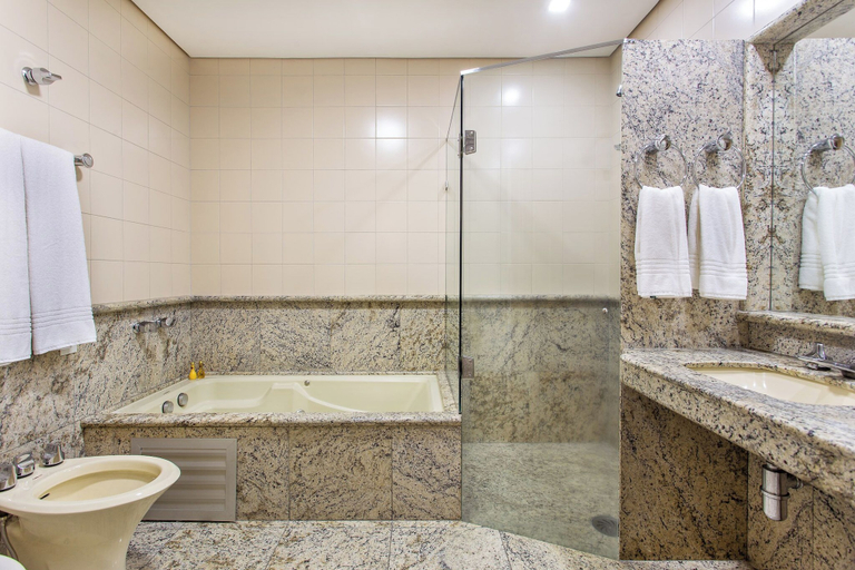 Bathroom 4, Bourbon Londrina Hotel, Londrina