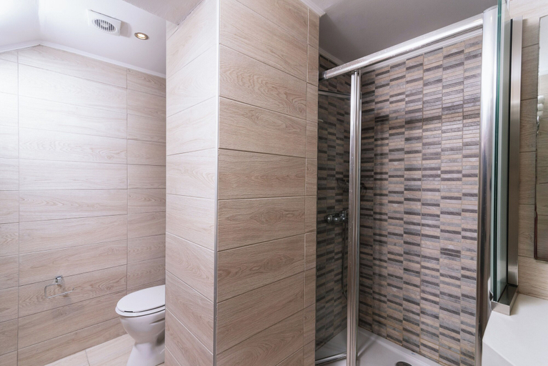 Bathroom 5, Matala Bay Apartments, Faistos