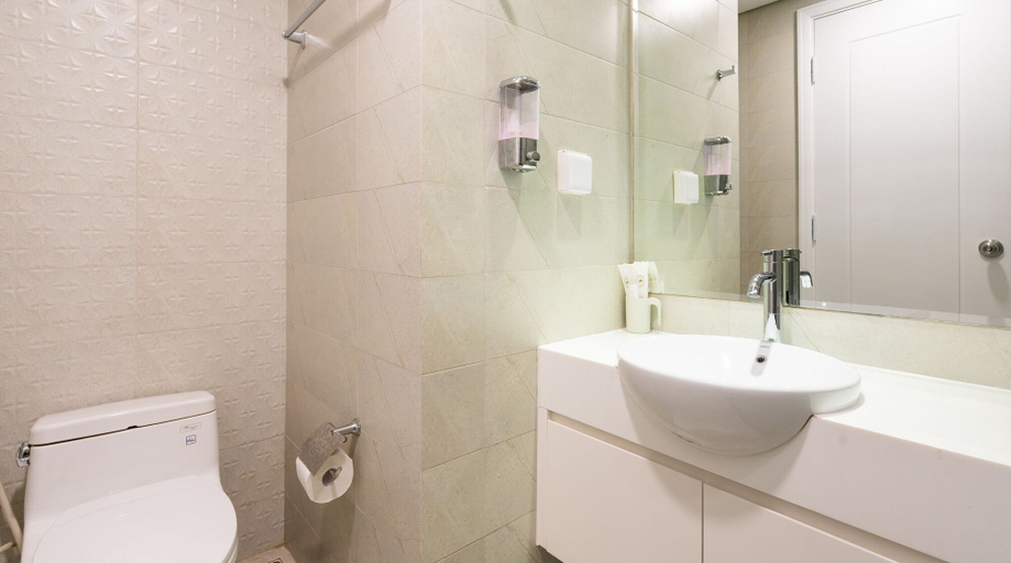 Bathroom 3, Landmark 81 Luxury - SaigonHomes, Bình Thạnh