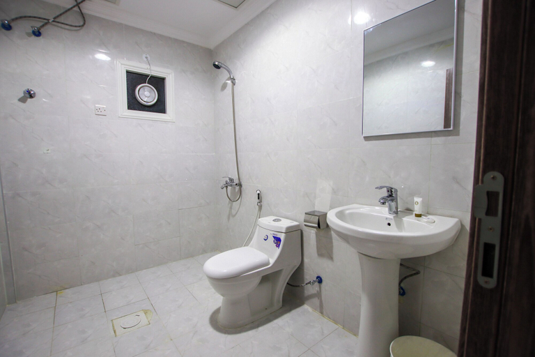 Bathroom 3, STAR NIGHT FURNISHED APARTMENTS