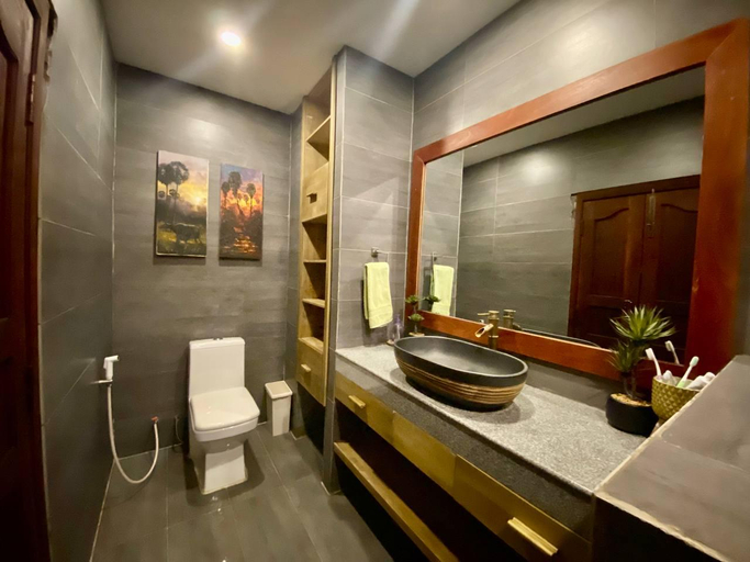 Others 5, Modern 2-bedroom townhouse with rooftop terrace, Kampot