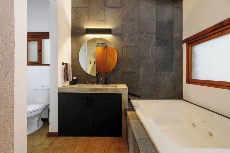 Bathroom 3, Forest Guesthouse Avándaro, Valle de Bravo