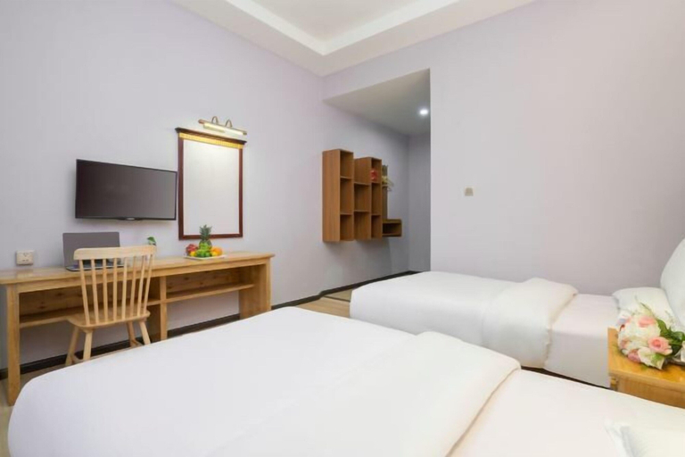 Bedroom 5, Wuyuan Bohaiyuan Hot Spring Hotel, Dali Bai