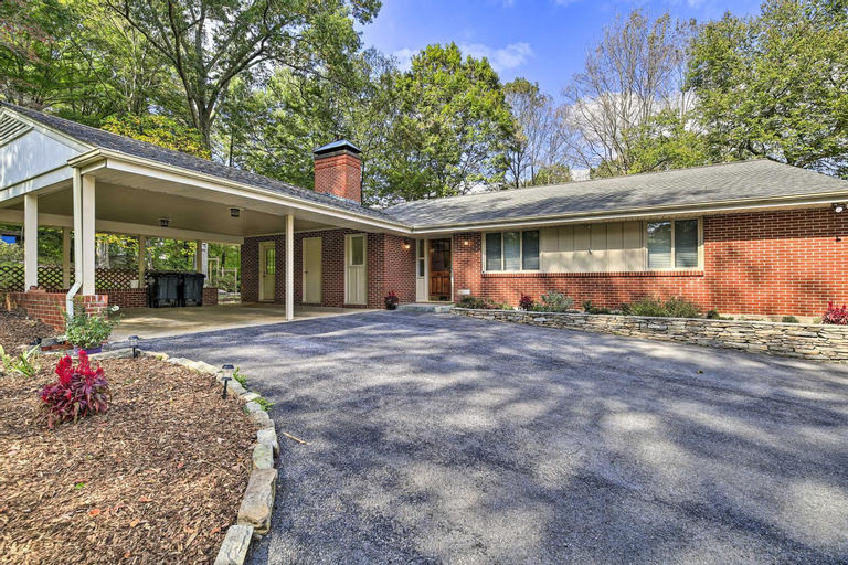 Exterior & Views 1, Updated Ranch-Style Home with Scenic Deck, Pond, Sullivan