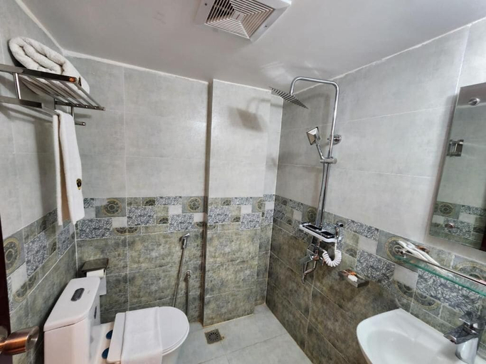 Bathroom 2, Hotel Sea Paradise Cox's Bazar, Cox's Bazar
