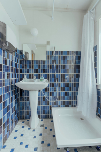 Bathroom 3, Guesthouse In Tórshavn Centre, Tórshavn