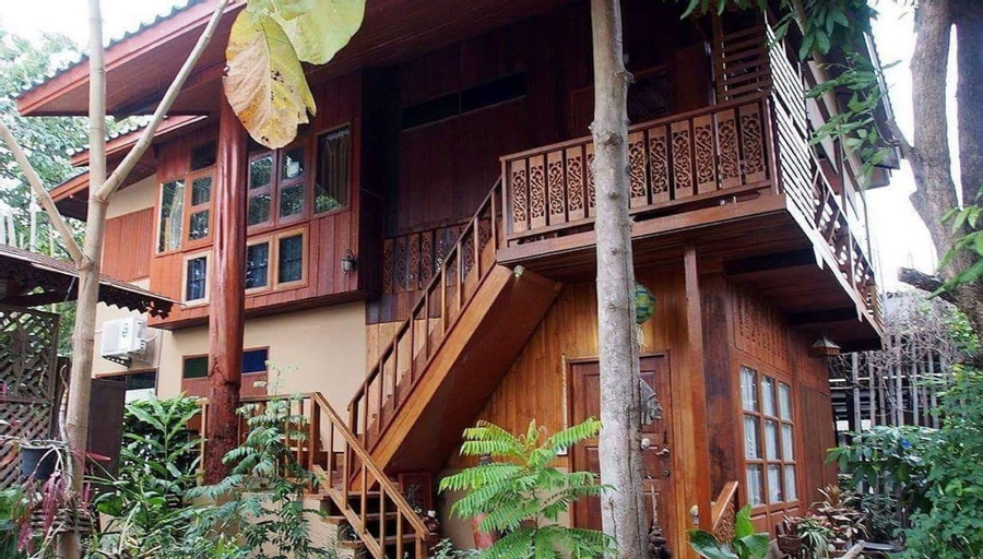 Exterior 8